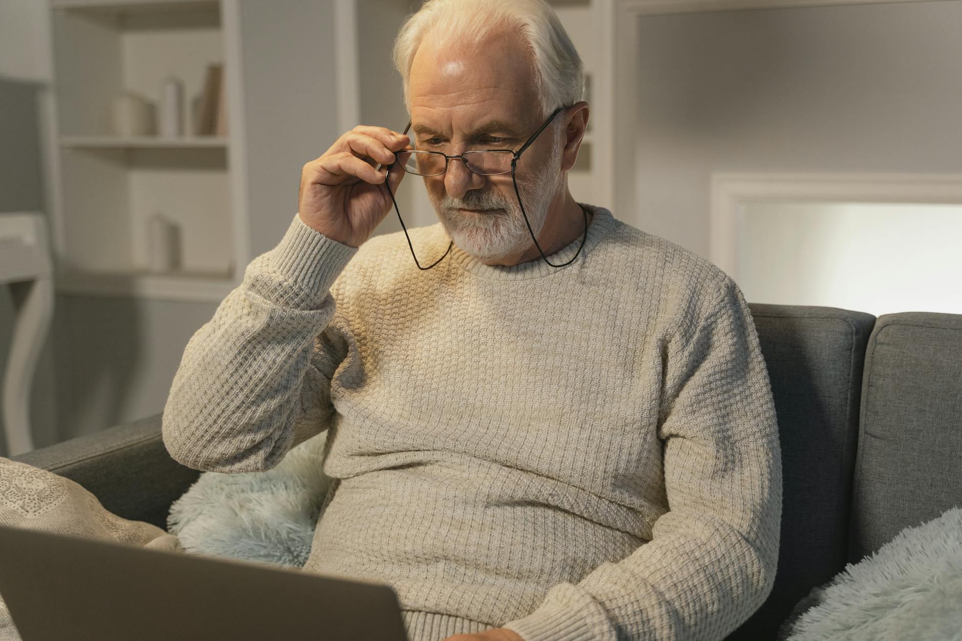 Read more about the article 가만히 있어도 어깨가 무거운 느낌의 이유와 실천 가능한 5가지 방법