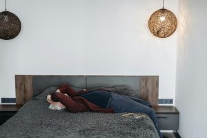 Read more about the article 밤에 식은땀을 줄이는 현실적인 5가지 생활 팁