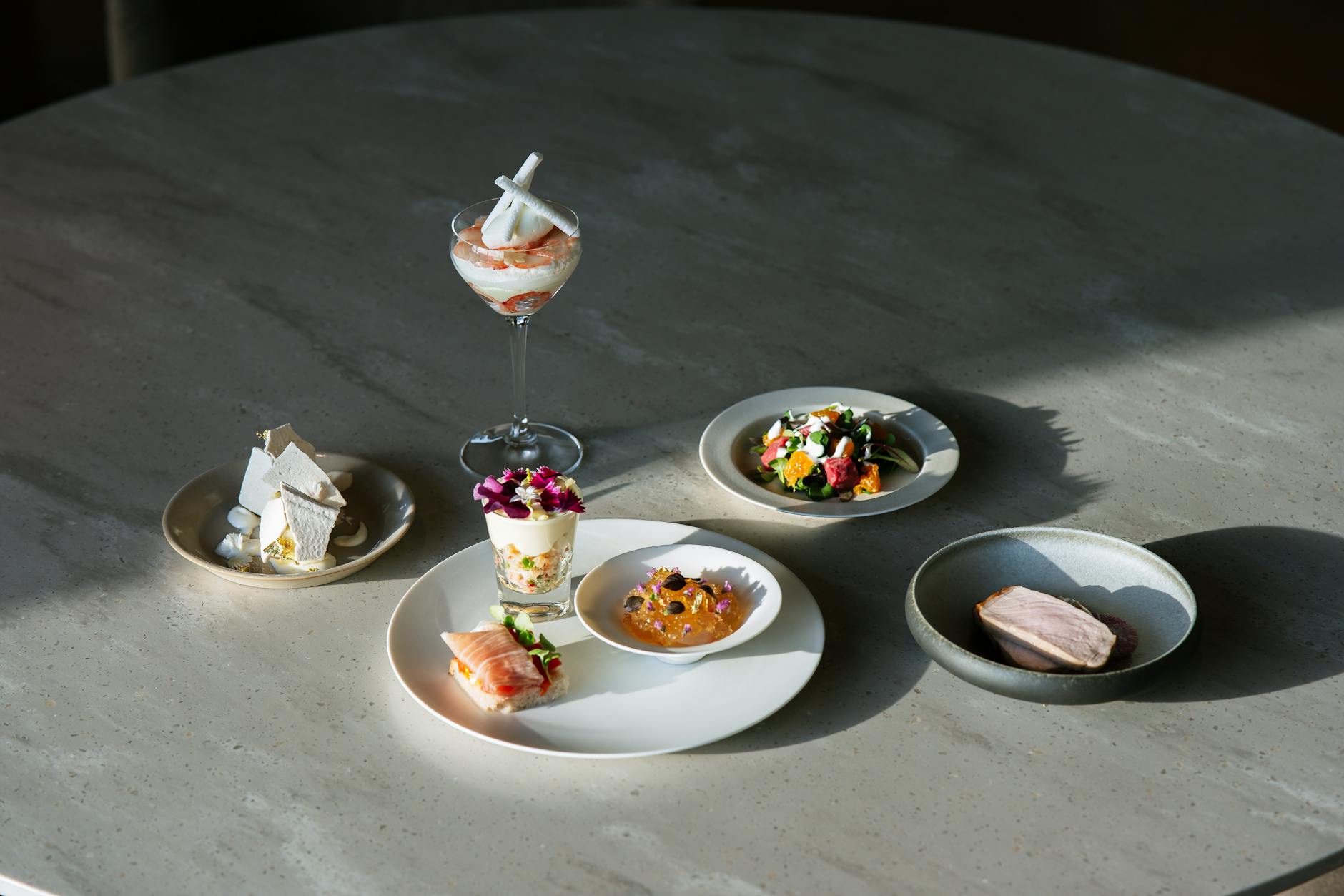 You are currently viewing 식사 뒤 졸음이 길어지는 이유 5가지와 생활 속 점검법