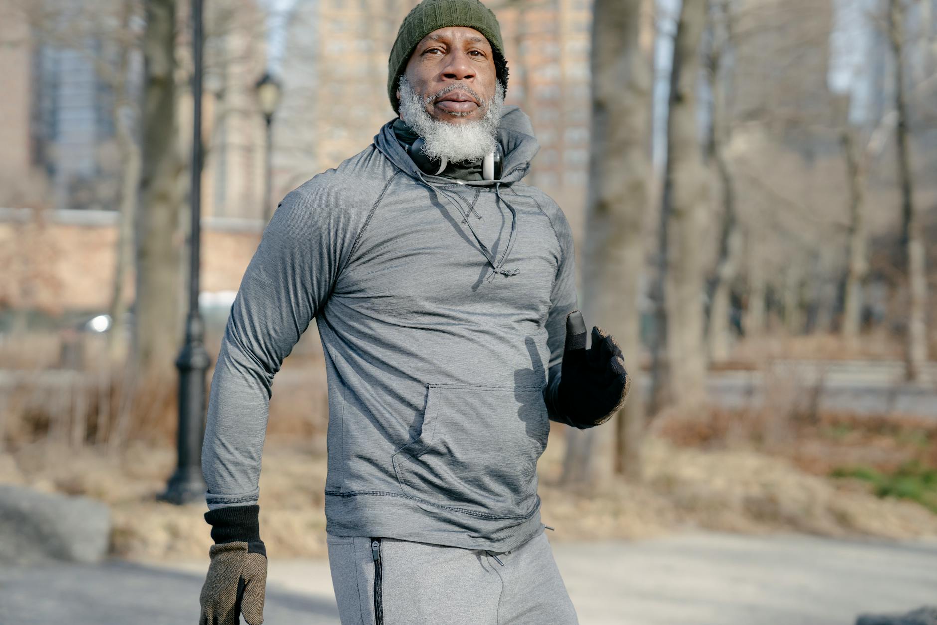 Read more about the article [테스트] 60대 남성에게 자주 나타나는 걷기 중 숨참의 5가지 원인과 실천 팁